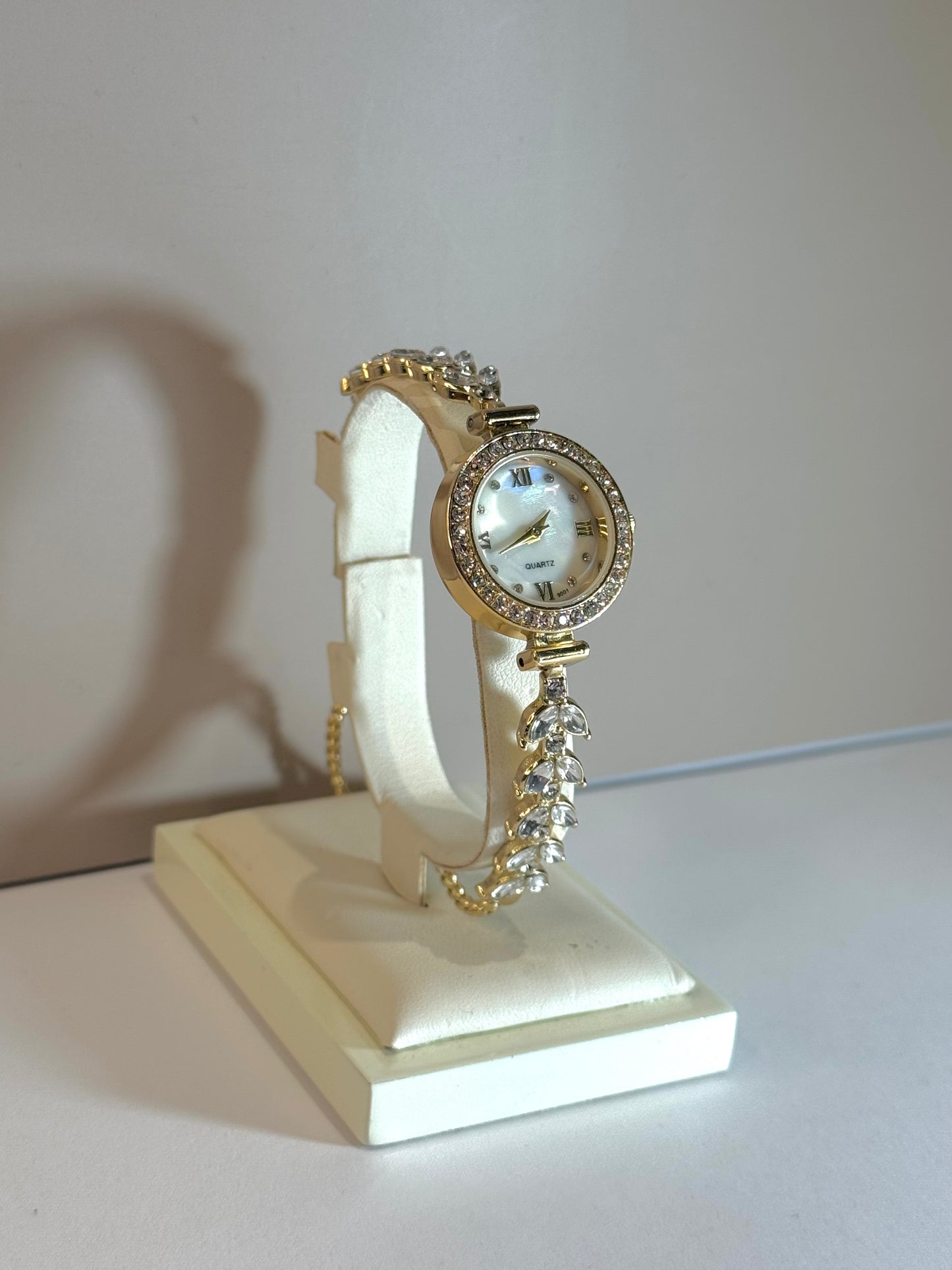 Montre Élégance Cristalline