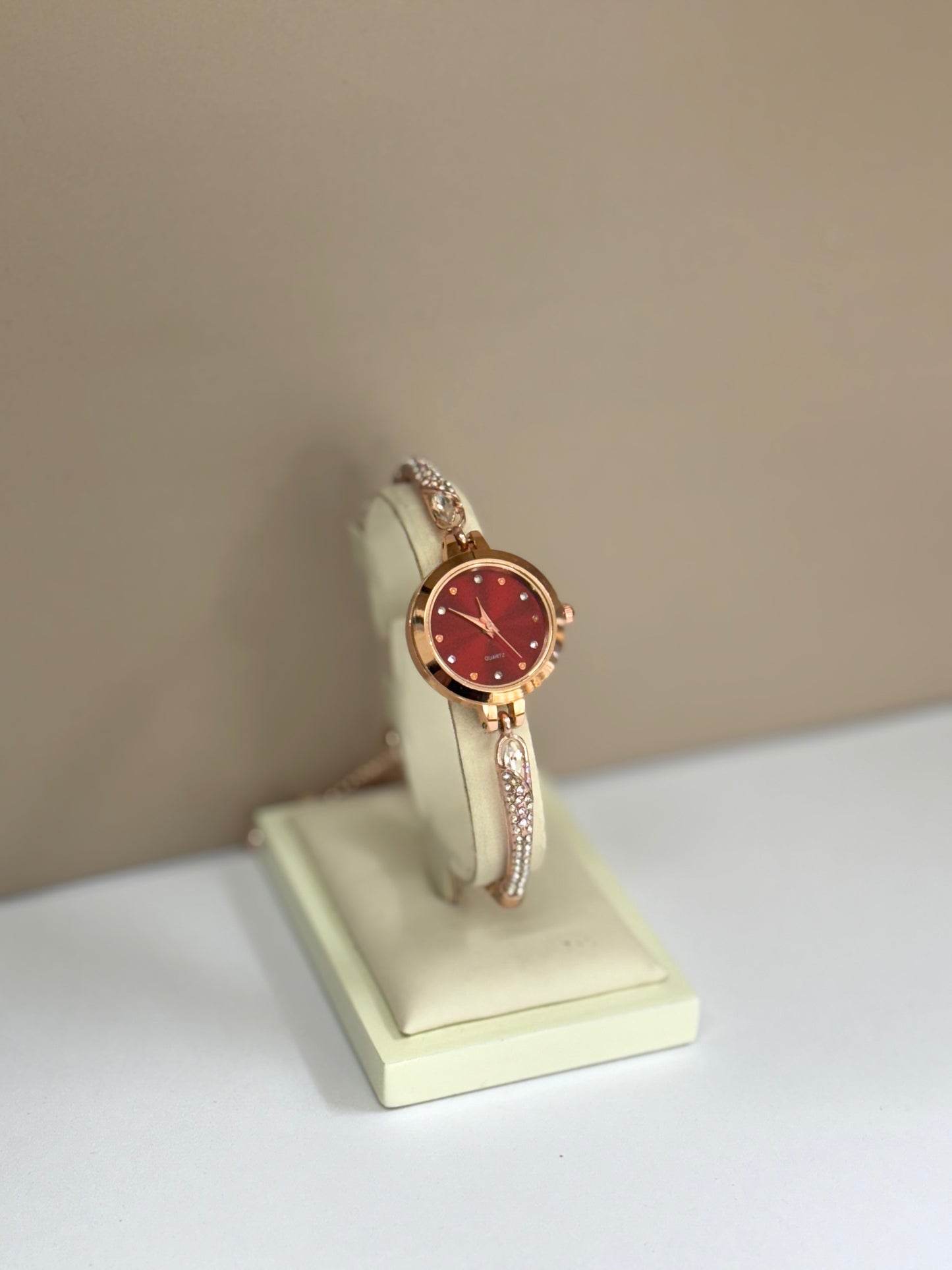 Montre Rouge Élégance