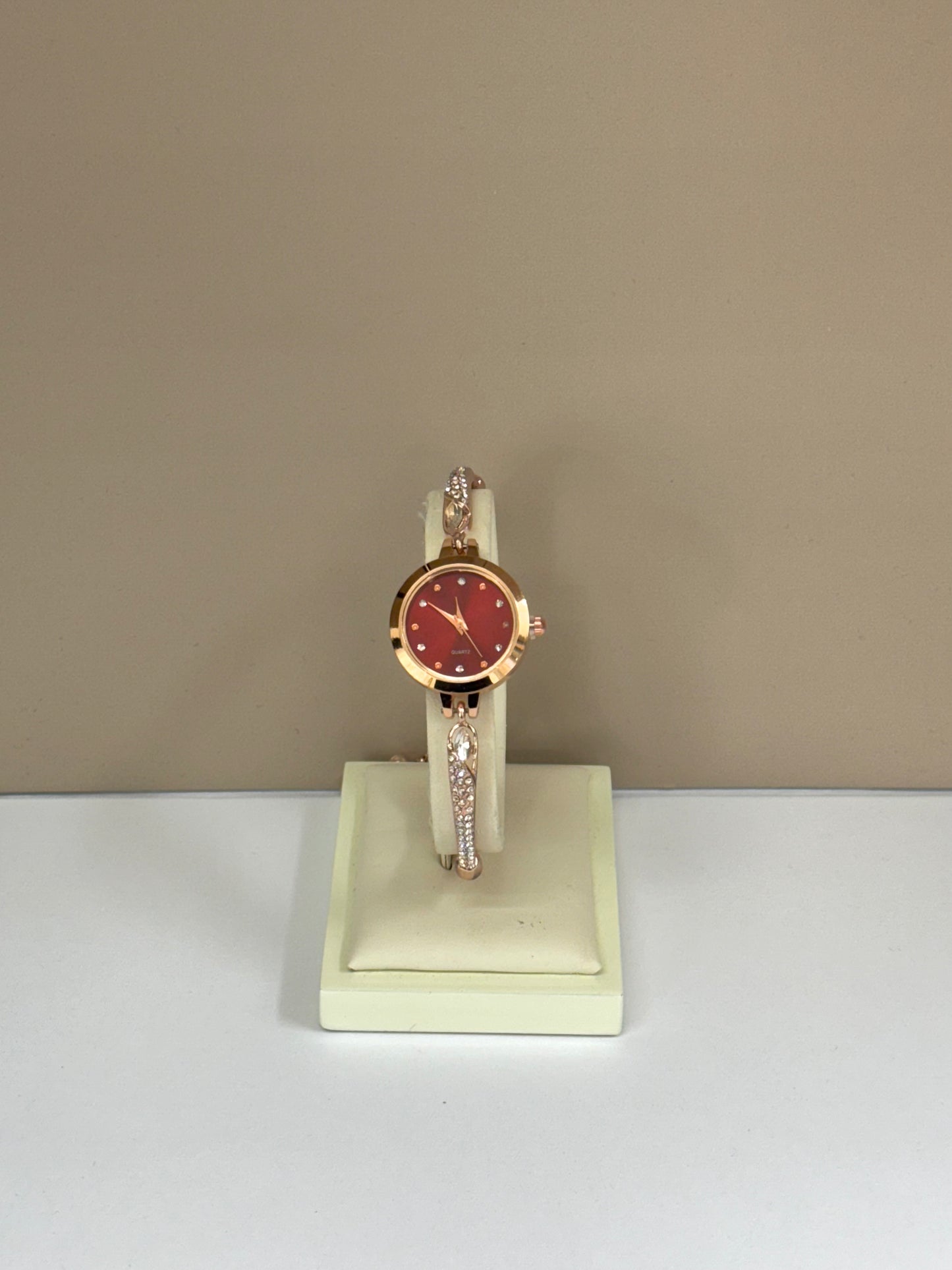 Montre Rouge Élégance