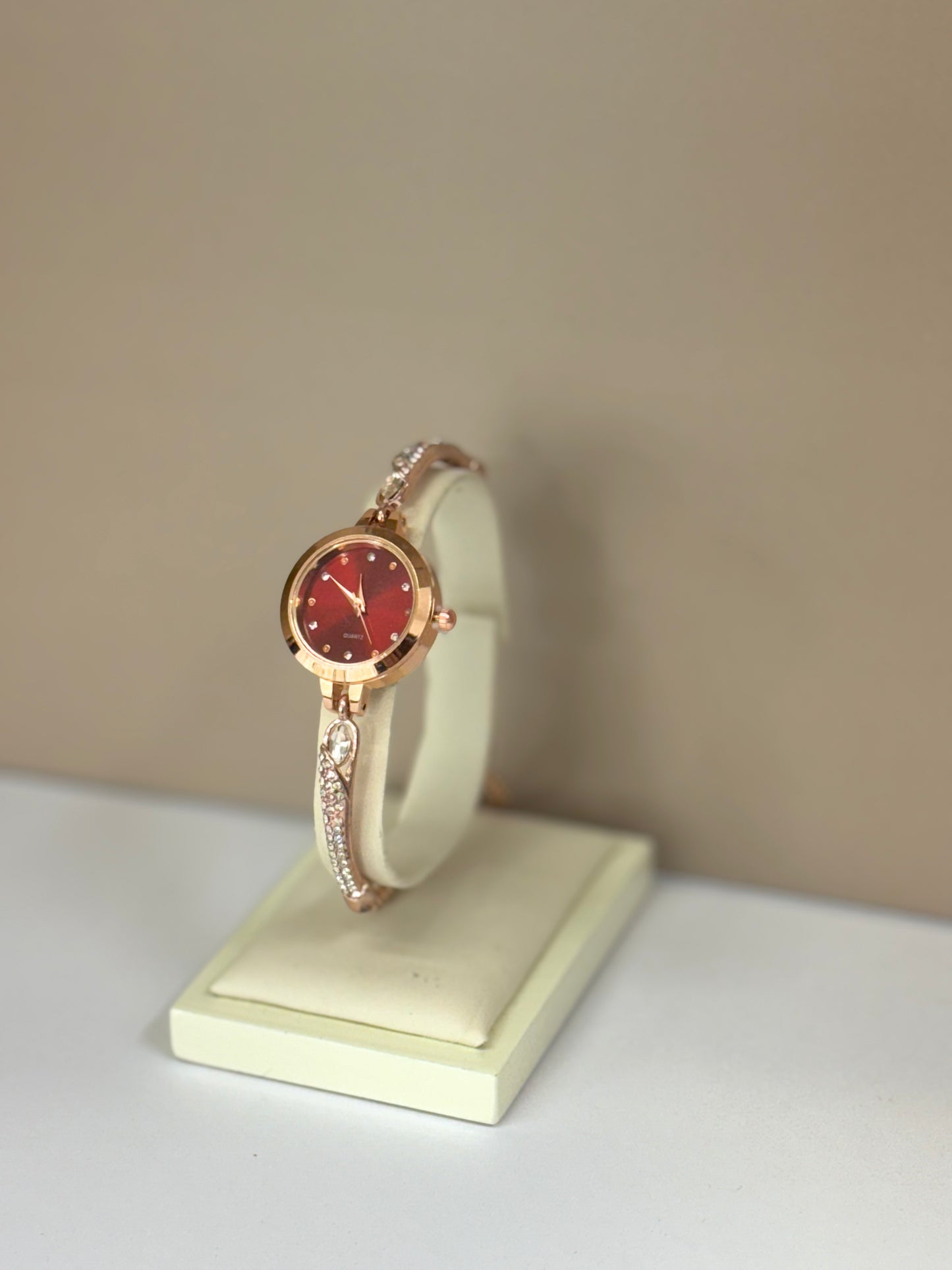 Montre Rouge Élégance