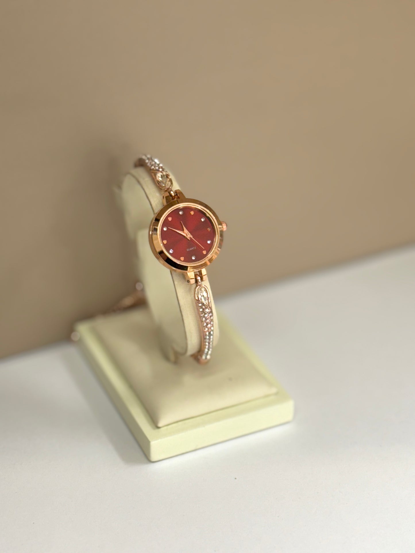 Montre Rouge Élégance