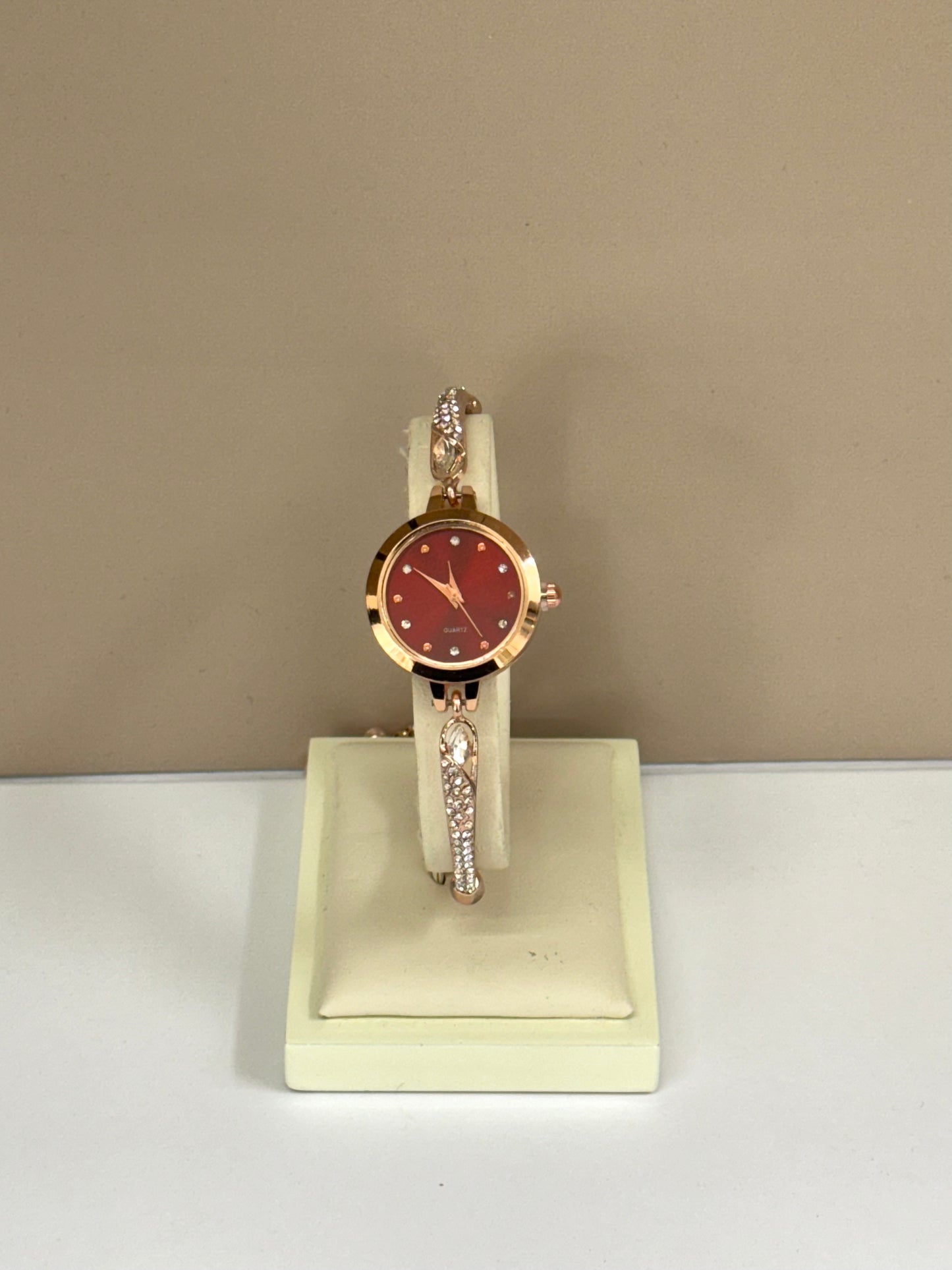 Montre Rouge Élégance