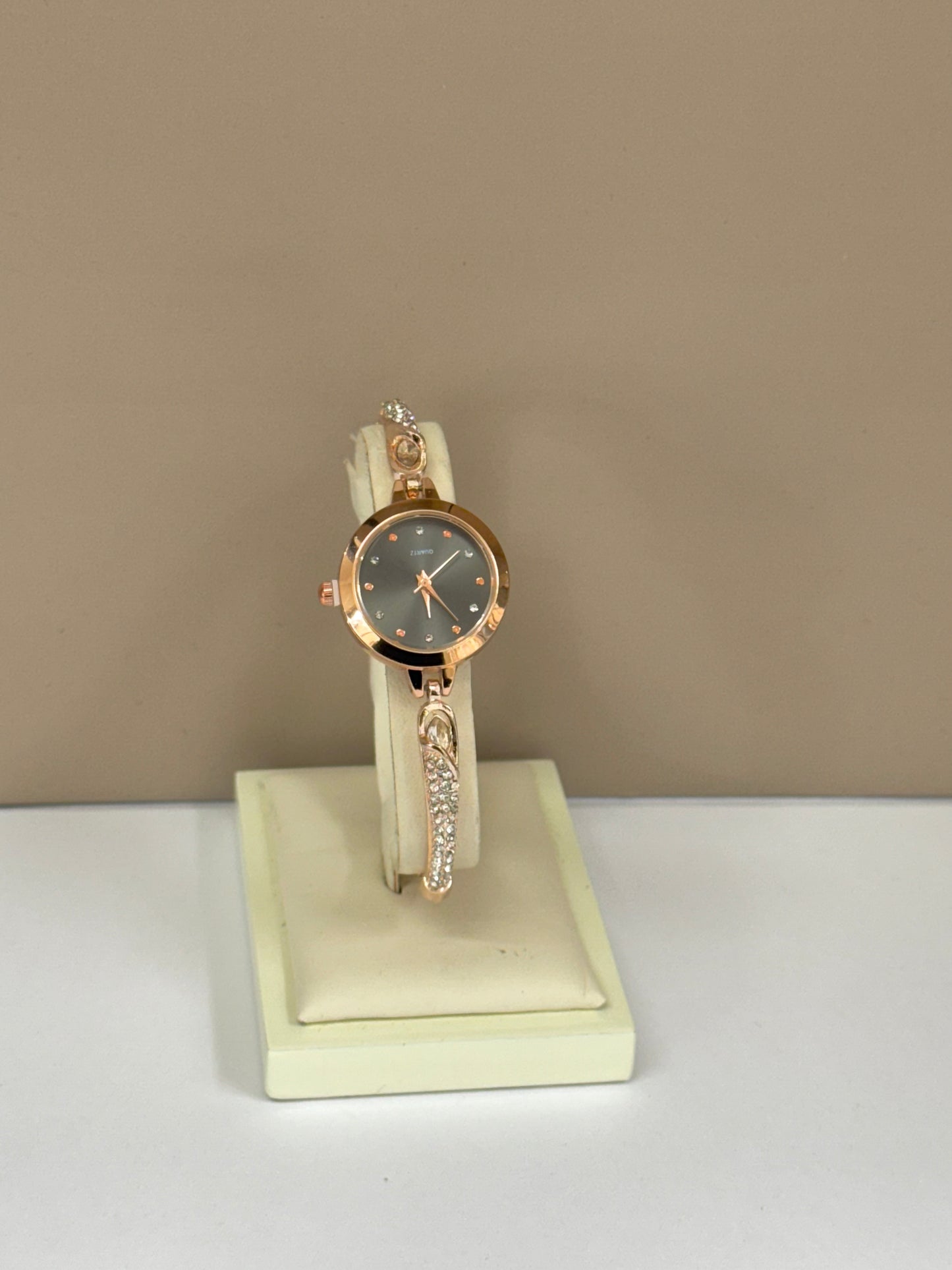 Montre Noire Élégance