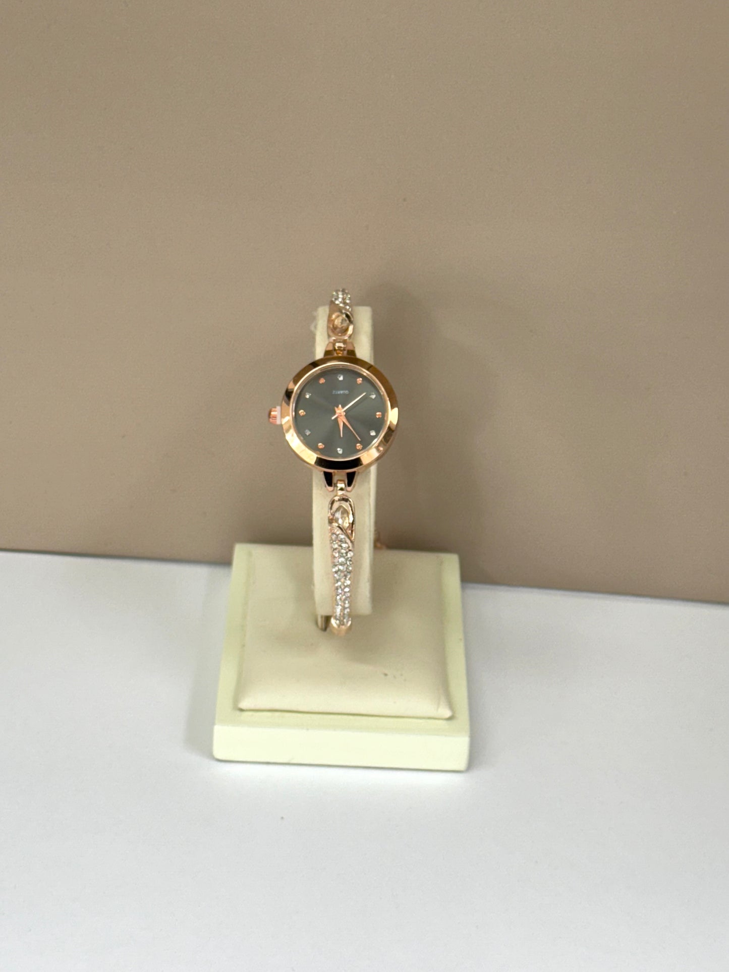 Montre Noire Élégance