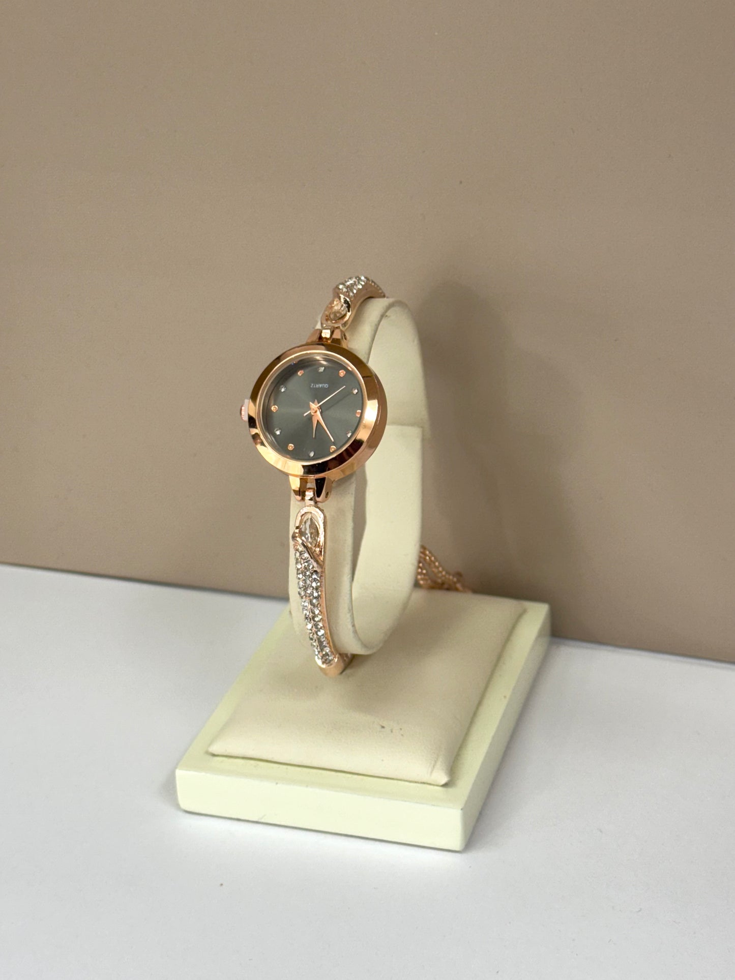 Montre Noire Élégance